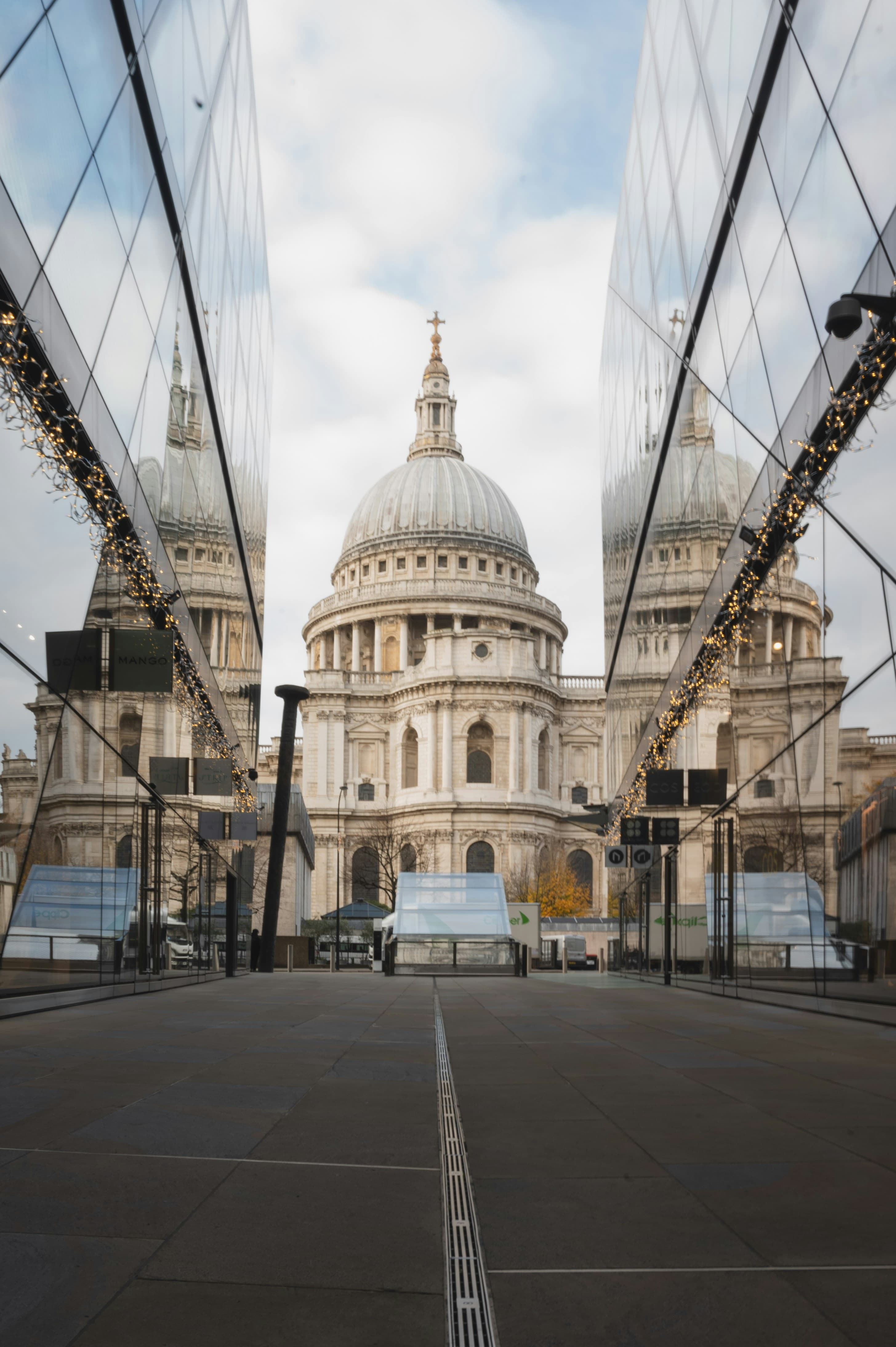 Smart Budgeting & Living Cost Essentials for Students Abroad